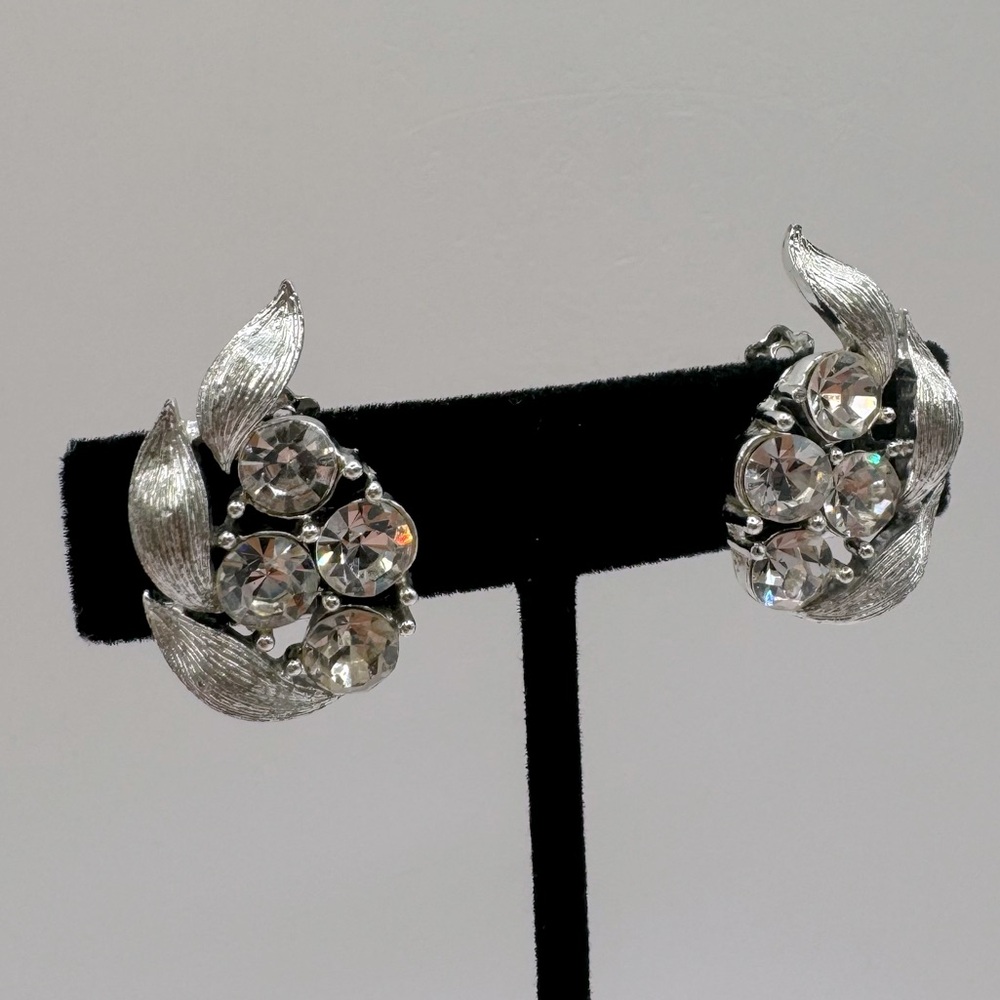 LISNER Vintage Textured Leaf Crystal Clip-On Earrings